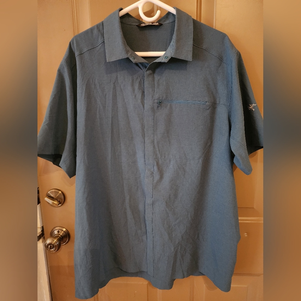 ARC’TERYX  Hidden Snap Button Shirt Mens XL  Zip Pocket Hiking Outdoors